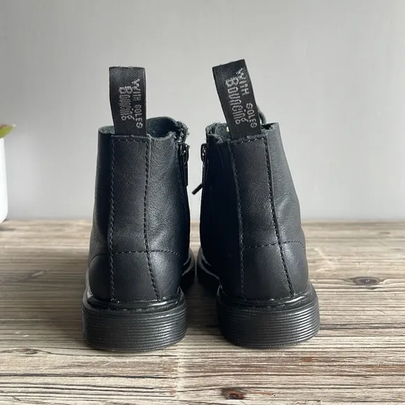 Dr.Martens 1460 Serena Faux Fur lined leather boots Kids Size 8