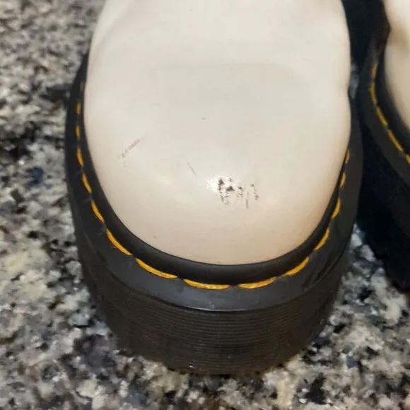 Dr. Martens 2676 Smooth Leather Platform Chelsea Boot -Sz 9