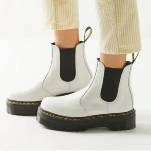 Dr. Martens | 2976 Quad Platform Chelsea Boots Women 7 Men 8
