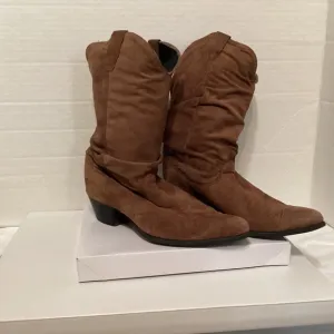 Durango cowboy boot women SZ 8M brown suede distressed slouchy soft poin…