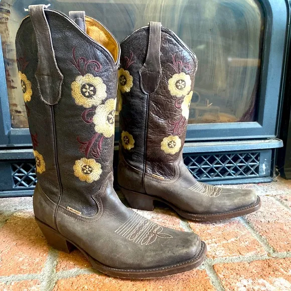 El Malcreado Women Western Leather Boots with Embroidered Detail SZ 9 Mexico EUC