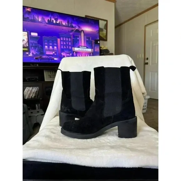 EMANUELE CRASTO Women Black Suede Chelsea Boots Made in Italy Modern Size 9.5/41
