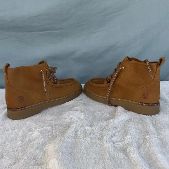 EUC COLE HAAN Womens Brown Summit Round Toe Leather Chukka Boots 9