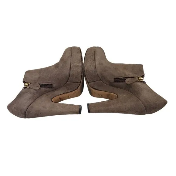 EUC Jerome C Rousseau Italy women's luxury runway suede leather ankle boots grey