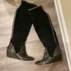 EUC Low heel wedge quilted boots. Sz 11. Fits like 10 see pics-now stained black
