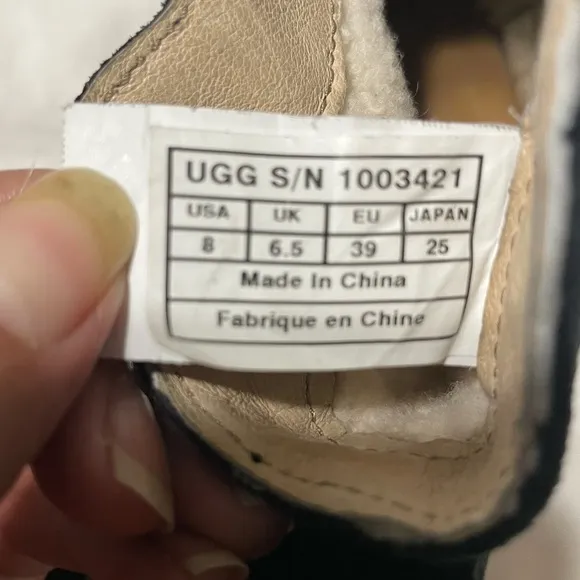 EUC UGG NEEVAH WOMEN BOOTS SUEDE BLACK US 8