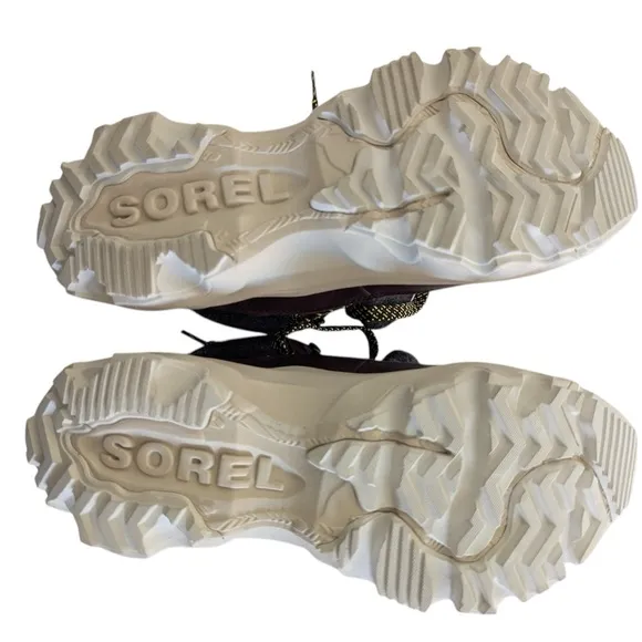 FINAL PRICE Sorel Kinetic Breakthru Conquest Sneaker Boot