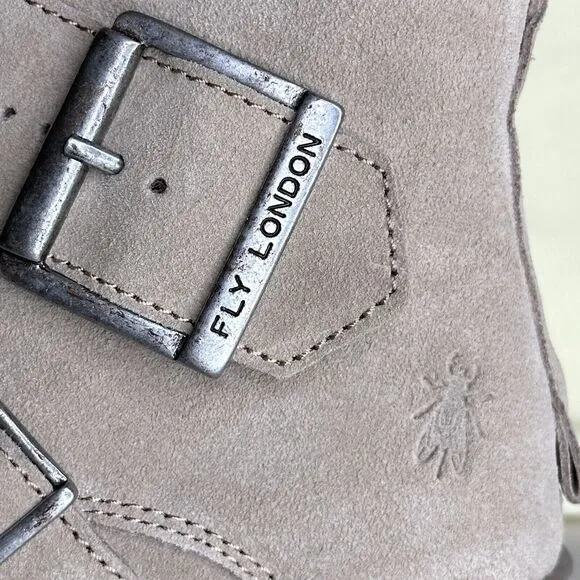 Fly London Jeda817fly Suede Leather Buckled Lug Boots Cream Women 35/4.5 NWB