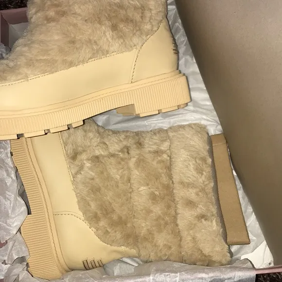 Franko Sarto Jenze Cold Weather Faux Fur Boots NIB