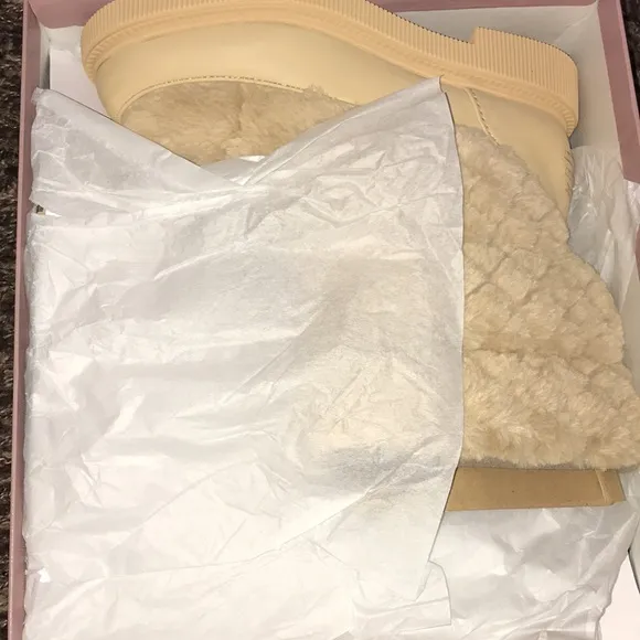 Franko Sarto Jenze Cold Weather Faux Fur Boots NIB