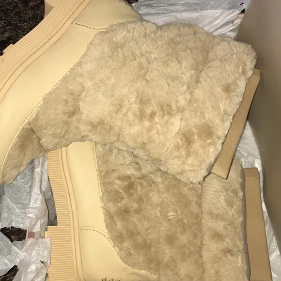 Franko Sarto Jenze Cold Weather Faux Fur Boots NIB