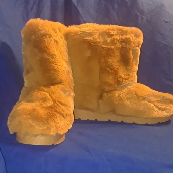 FROZEN-26 FUR BOOTS