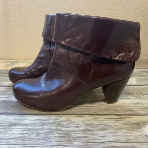 FRYE Boots Women size 5.5 Dark Brown Leather Ankle booties heel Lisa Shortie