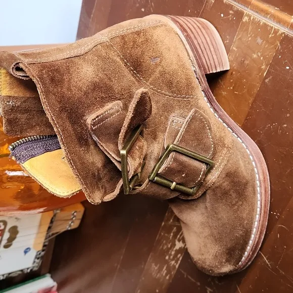 Frye Sabrina Double Buckle Suede Ankle Boot in Whiskey Brown Size 7.5