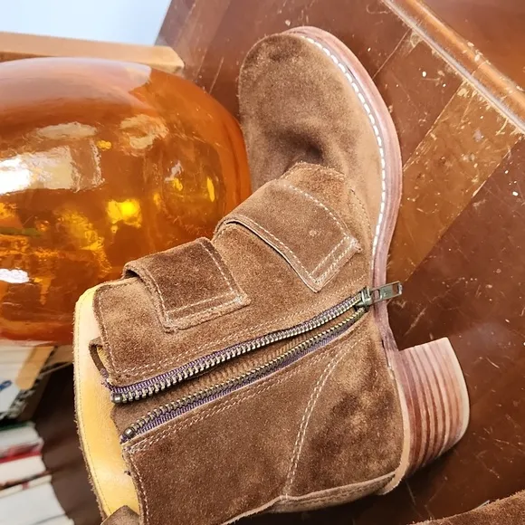 Frye Sabrina Double Buckle Suede Ankle Boot in Whiskey Brown Size 7.5