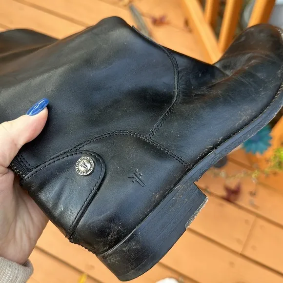 Frye Women Melissa Button Back Zipper Black Leather Riding Tall Boots size 8.5