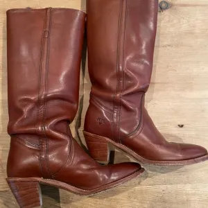 Frye Women’s VTG 70’s Campus Tall Shaft Riding Boots cognac brown leather 8