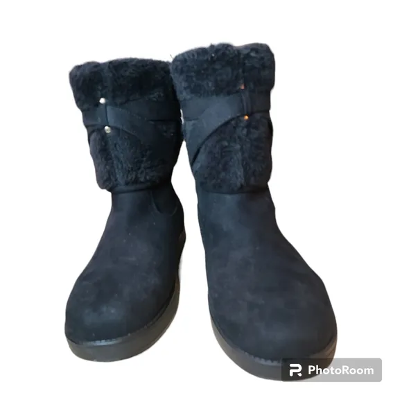 GBG by Guess Womens Size 11M Black Faux Fur Vegan Suede Winter Weather Boots NEW
