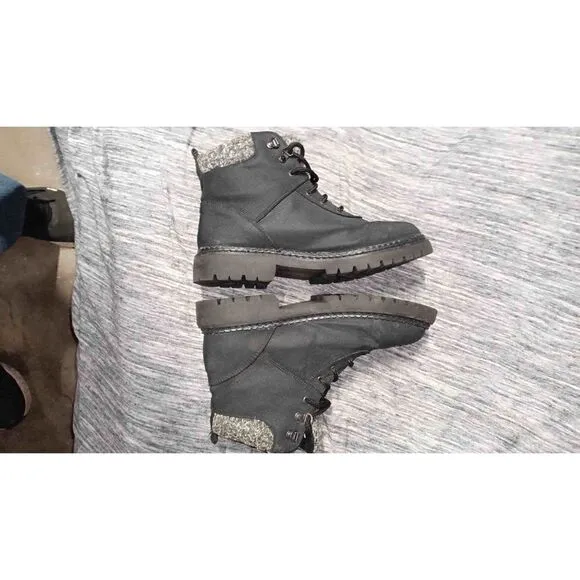 G.H. Bass Flurry boots for women.