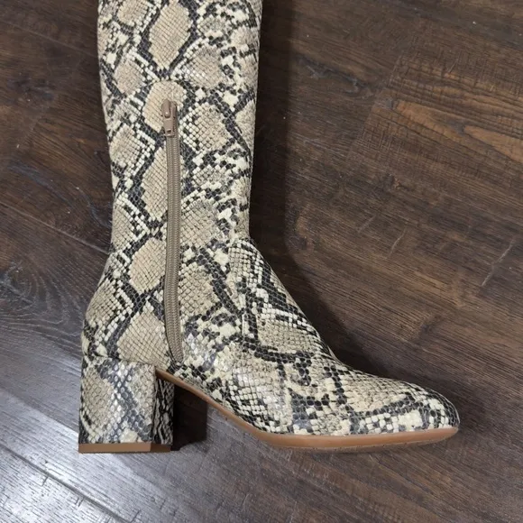Gianni Bini Trillia Snakeskin Over The Knee Boots Size 7 Women