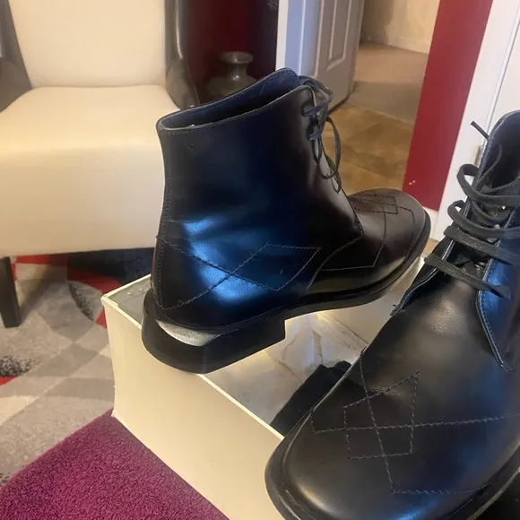 Gianni Versace men boots size 9 black Pristine