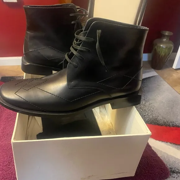 Gianni Versace men boots size 9 black Pristine