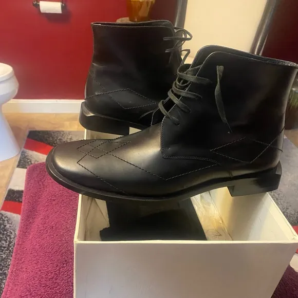 Gianni Versace men boots size 9 black Pristine