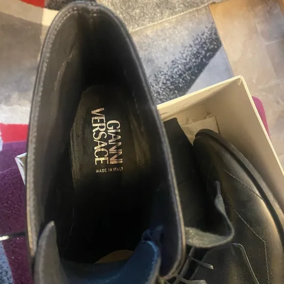 Gianni Versace men boots size 9 black Pristine
