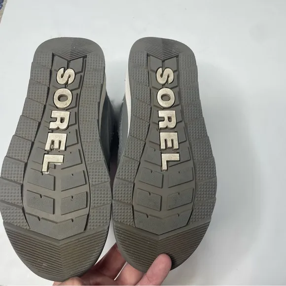 Girls Sorel winter boots shoes 12