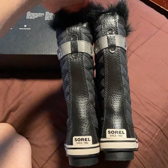 Girls Winter Boots.  NWOT!