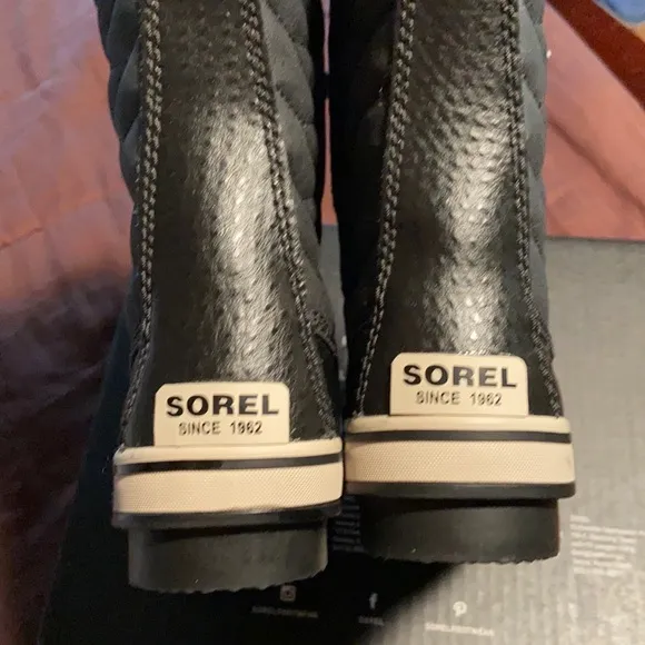 Girls Winter Boots.  NWOT!
