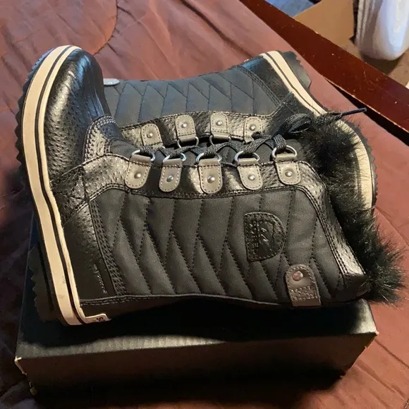 Girls Winter Boots.  NWOT!