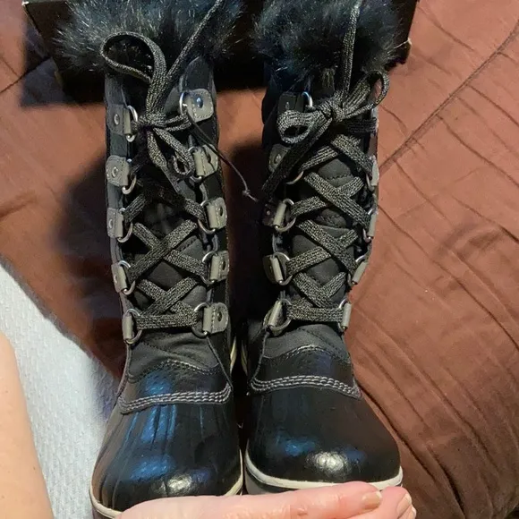 Girls Winter Boots.  NWOT!
