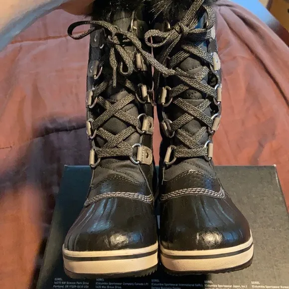 Girls Winter Boots.  NWOT!