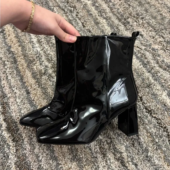 Good American Square Toed Boots Sz 7 | Good American Patent Leather Ankle Boots-