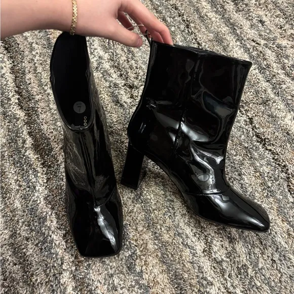 Good American Square Toed Boots Sz 7 | Good American Patent Leather Ankle Boots-