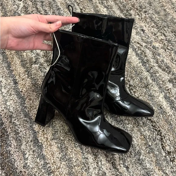 Good American Square Toed Boots Sz 7 | Good American Patent Leather Ankle Boots-