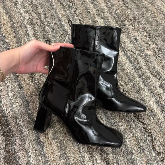 Good American Square Toed Boots Sz 7 | Good American Patent Leather Ankle Boots-