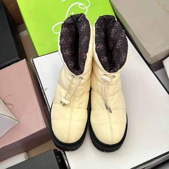 GUESS Leeda Padded Ankle Boot Ivory