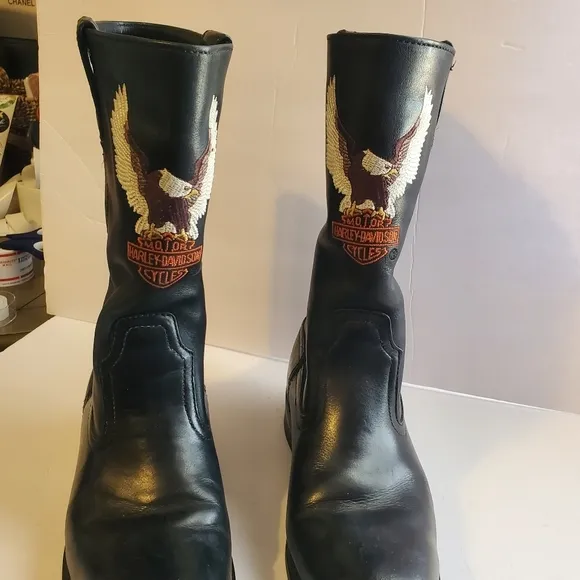 Harley davidson men riding boots. Sz 10. Oil resistant. Black embroidery eagle