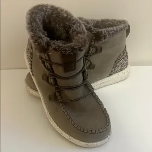 Hey Dude Boots with Fur Lining, Men’s Size 7
