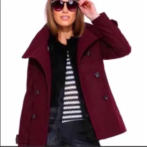 🌟HOST PICK⭐️ H&amp;M burgundy Peacoat.