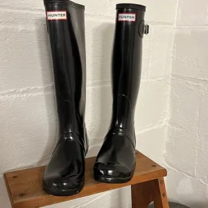 Hunter Black Original Gloss Tall Rain Boots Size 38 W7