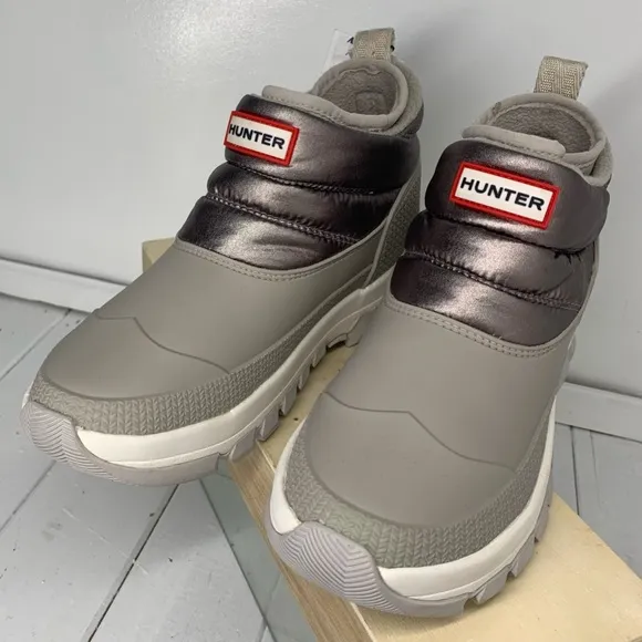 Hunter Women's NWT Metallic Insulated Snow Boots Dark Silver Size 6