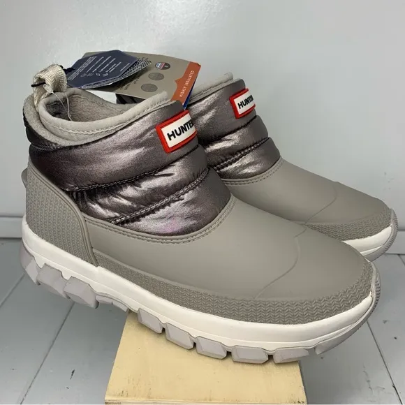 Hunter Women's NWT Metallic Insulated Snow Boots Dark Silver Size 6