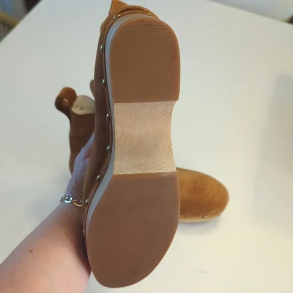 J Crew Faux Fur Lined Studded Wooden Clog Boots Size 8.5 Pecan Brown BD336 EUC
