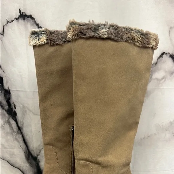 Johnston &amp; Murphy Tan Winter Boots with Faux Fur Trim