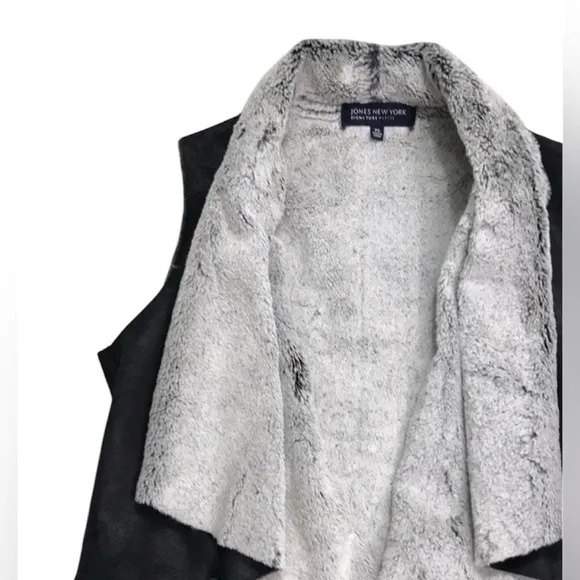 Jones New York Signature Faux Fur Asymmetrical Vest in Silver Fox Size L NWT