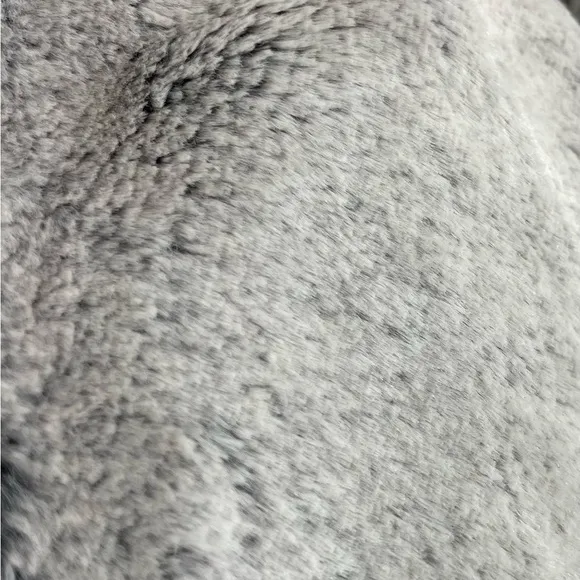 Jones New York Signature Faux Fur Asymmetrical Vest in Silver Fox Size L NWT