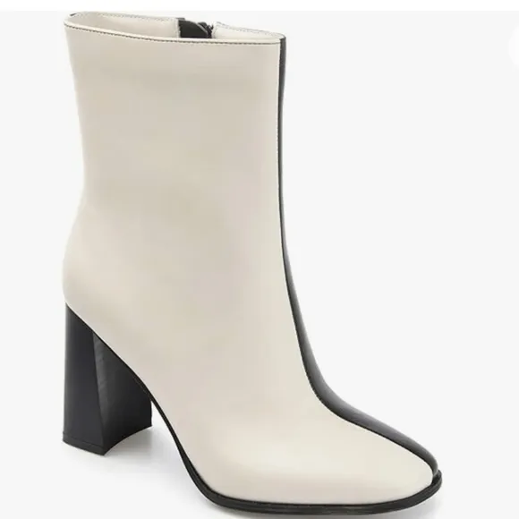 Journee Collection Women January Booties Size 12 NWB (Black/White)